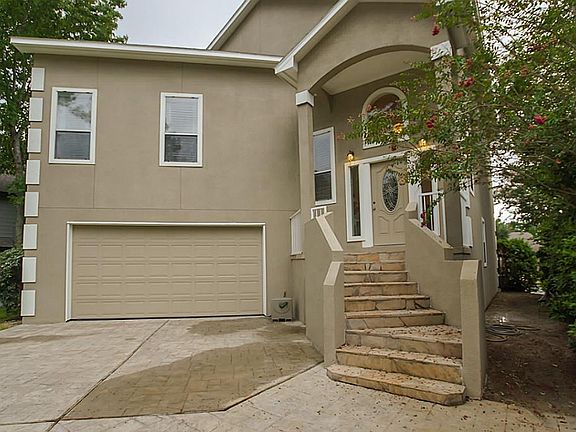3rd image of 3022 Chaucer Dr