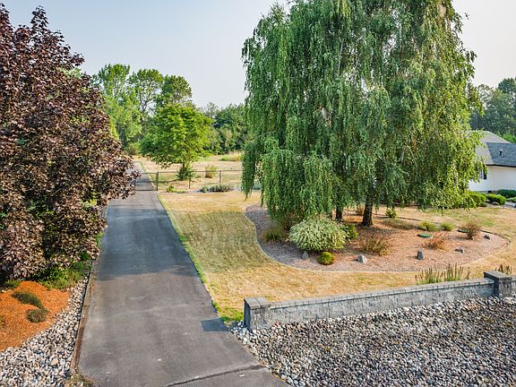5th image of 10010 NE 188th St