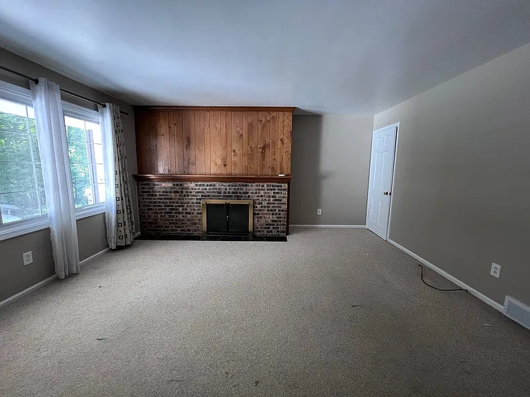 3010-3012 Okemos Dr SE — Photo 2