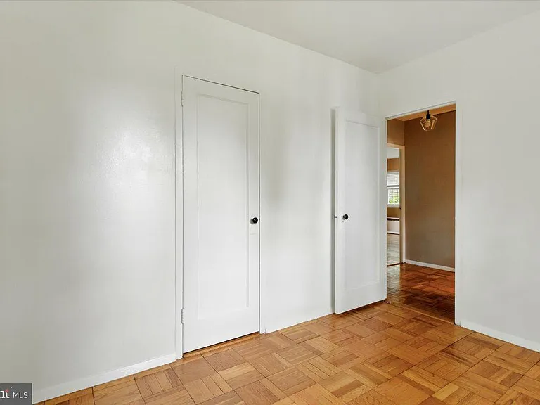 1006 Valley Dr — Photo 9