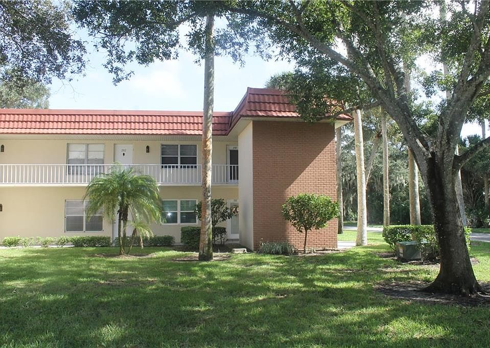 1st image of 17 Vista Palm Ln