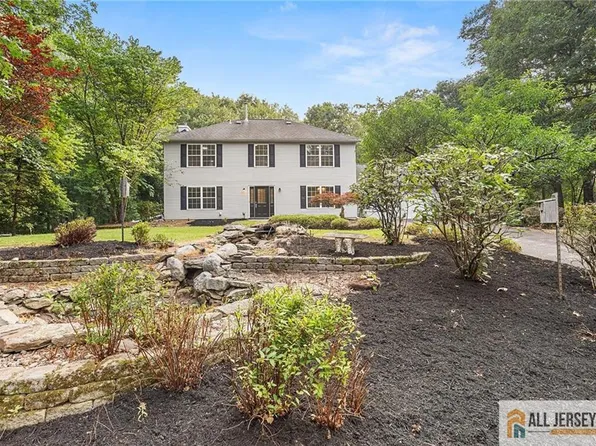 569 Buttonwood Dr, Jackson, NJ 08527