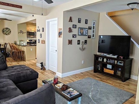3rd image of 1317 East Blvd