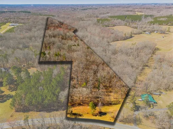 6645 Lake Brandt Rd, Summerfield, NC 27358