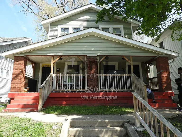 403 Wallace Ave — Photo 1
