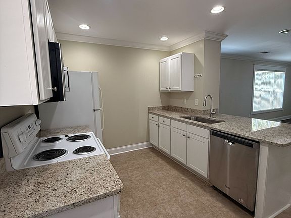 3rd image of 1035 Barnett Shoals Rd APT 1239