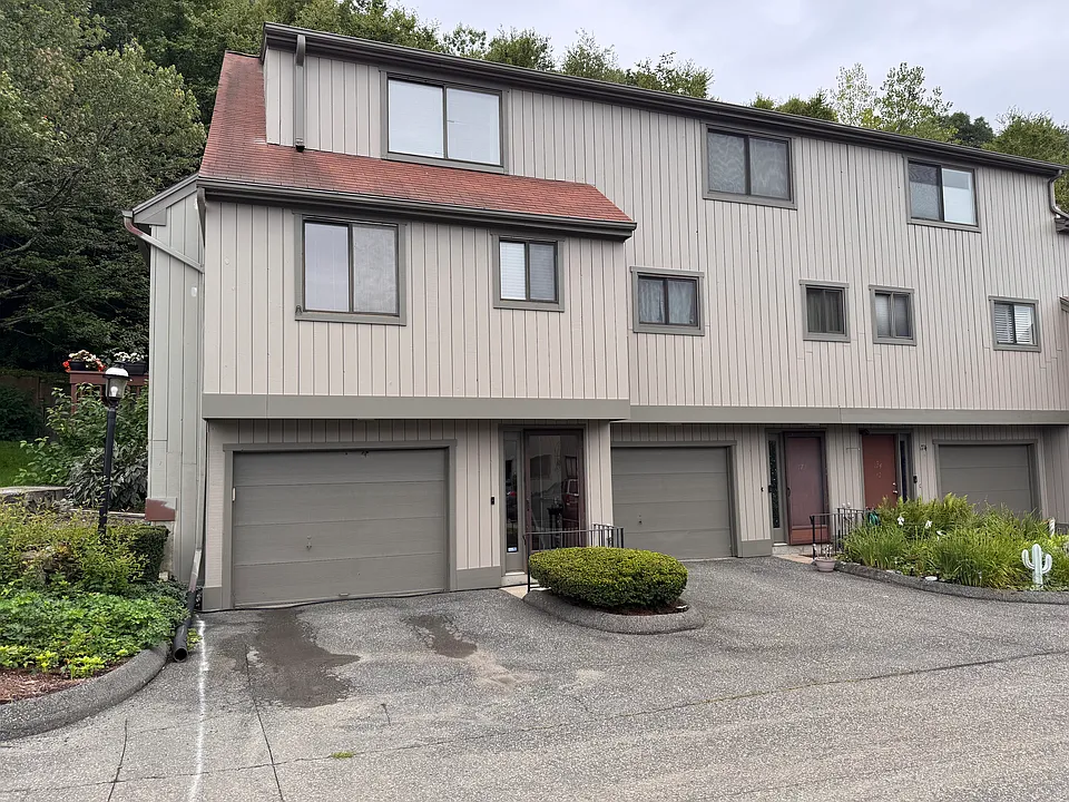 172 Beacon Hill Cmn #172