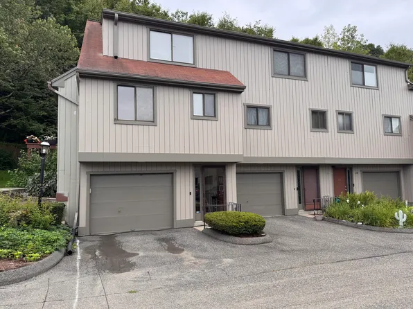 172 Beacon Hill Cmn #172, Beacon Falls, CT 06403