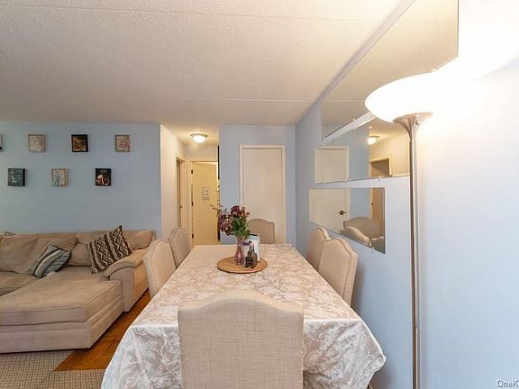 3rd image of 100 Diplomat Dr APT 3D