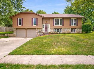 4833 SW Cochise Ave, Topeka, KS 66614