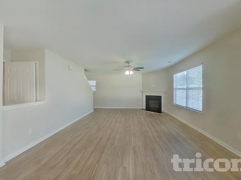 2641 Cider Ridge Rd — Photo 3