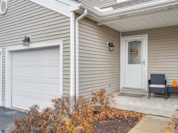 3821 Mercedes Pl, Canfield, OH 44406