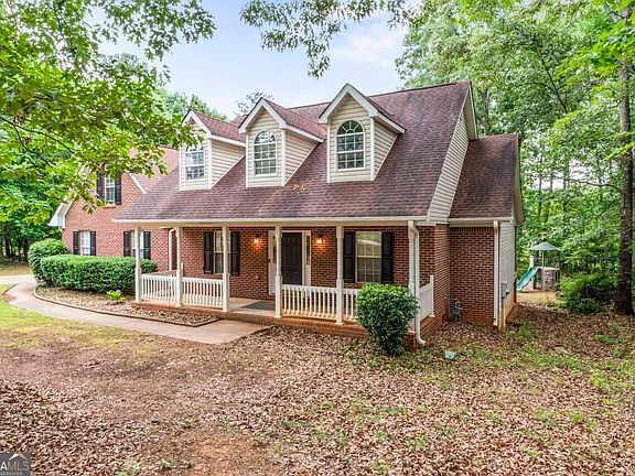 2nd image of 1020 Shumard Ln