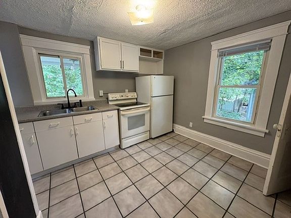5th image of 325 Para Ave