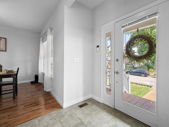 5th image of 3942 Burgen Ave