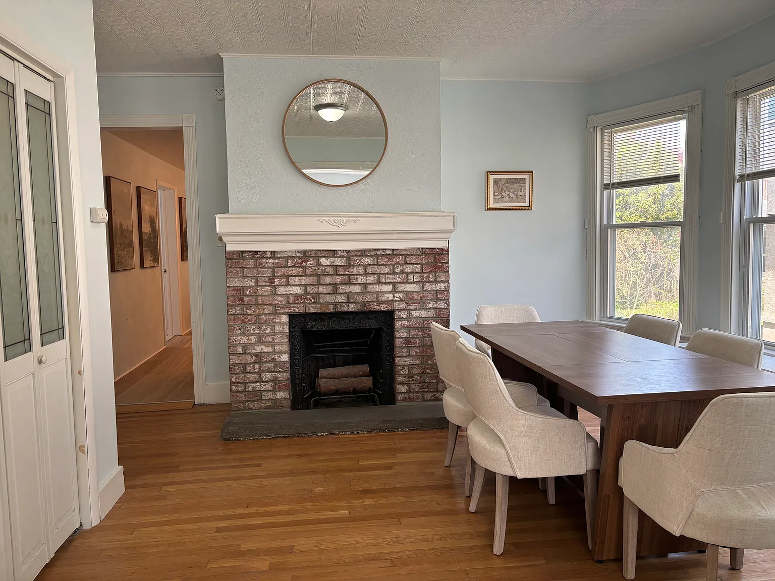 6 bed, 2752 sqft, $5,070 — Photo 4