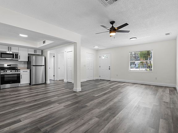 5th image of 625 Grand Plaza Dr