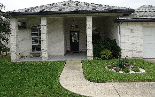1st image of 101 Palma Del Lago Cir
