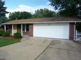 4332 Robbins Mill Rd, Florissant, MO 63034