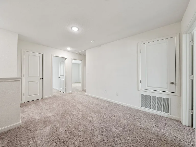 233 Berthe Ct — Photo 27