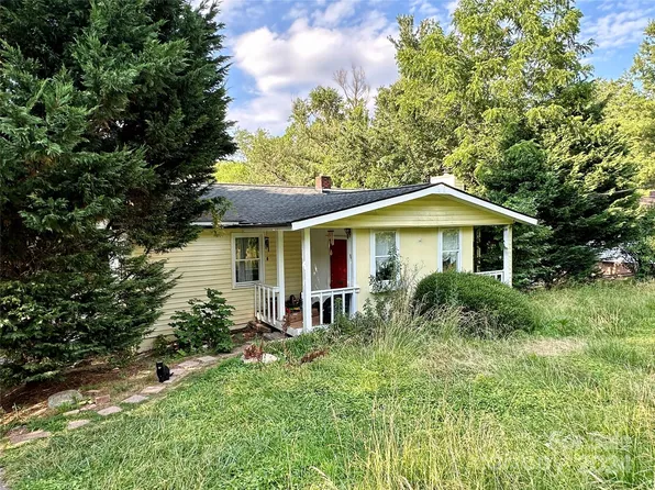 282 Berkeley Rd, Hendersonville, NC 28792