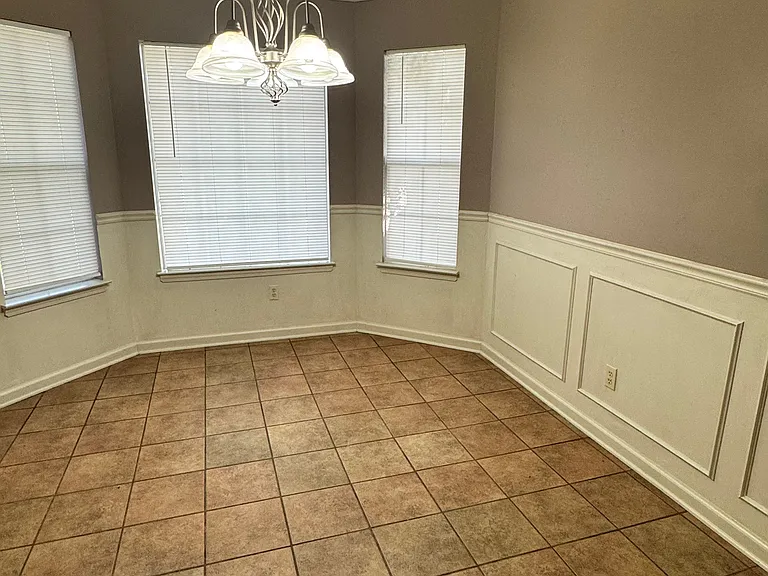 9931 Devon Ridge Dr — Photo 3