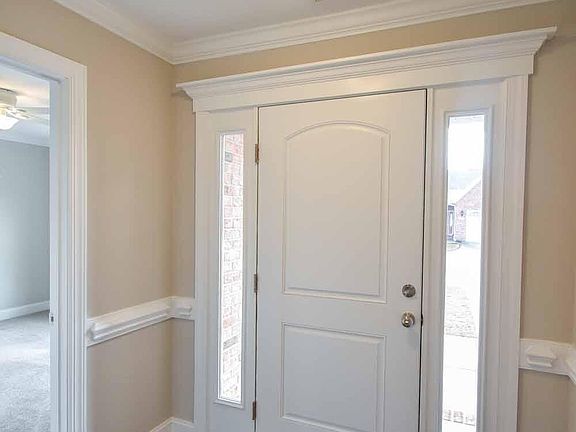 3rd image of 1048 Dearborn Ct