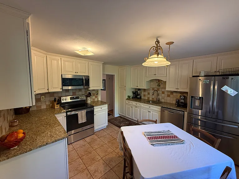 475 Saw Mill Rd — Photo 4