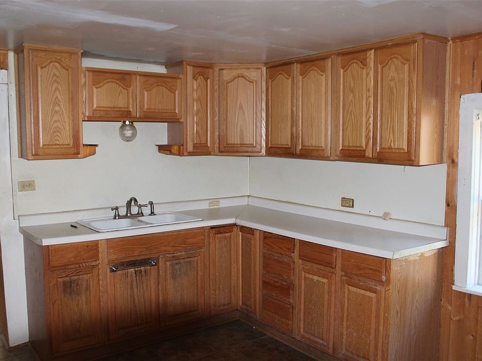 2nd image of 406 Elm St