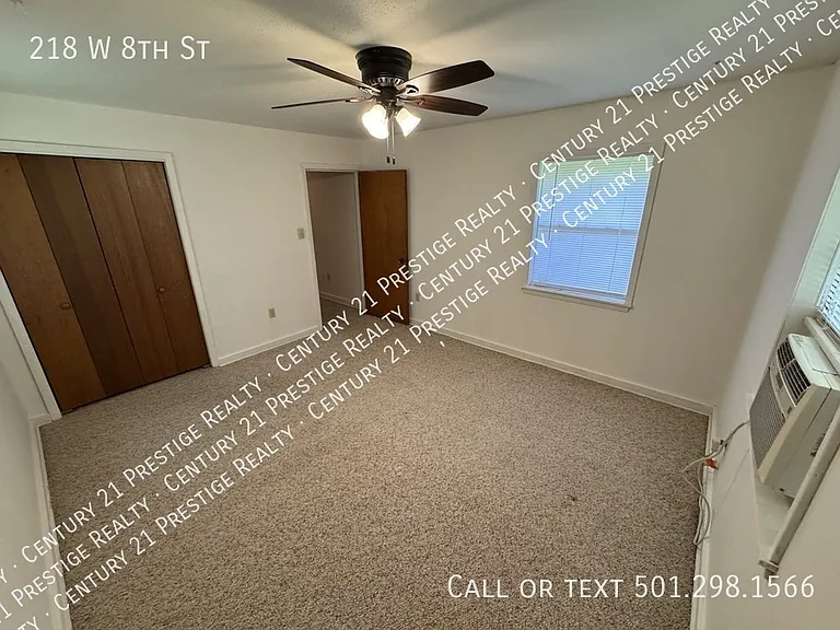 218 W 8th St — Photo 9