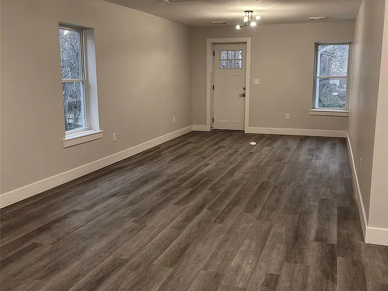 7 S Clinton St #2 — Photo 4