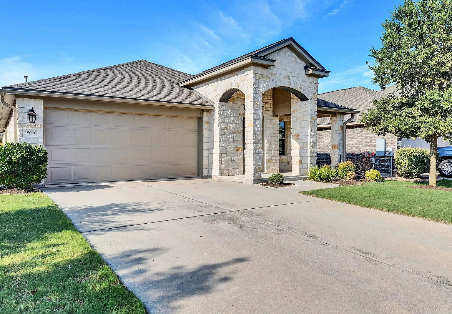 3 bed, 2.0 bath, 1509 sqft, $2,050 — Photo 2