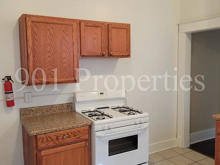 212 N Willett St #2 — Photo 9