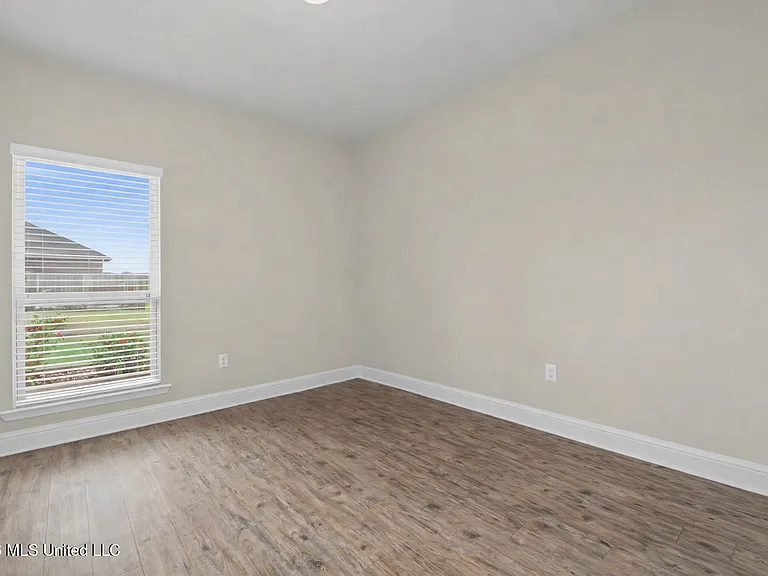 14894 Calcutta Dr — Photo 18