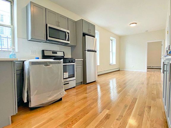 3rd image of 37-09 Crescent St #2D