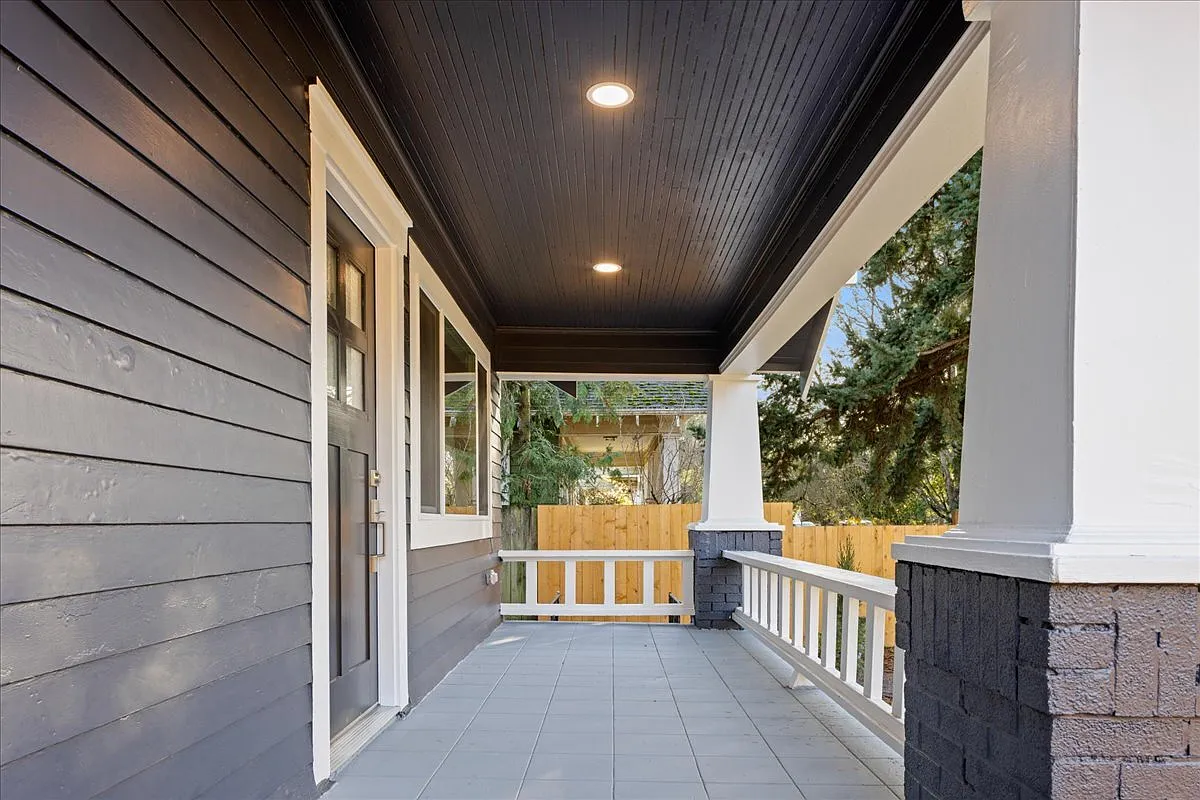 3 bed, 2.5 bath, 1770 sqft, $3,095 — Photo 2
