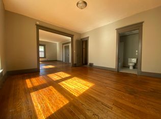 123 N 41st St APT 1, Omaha, NE 68131