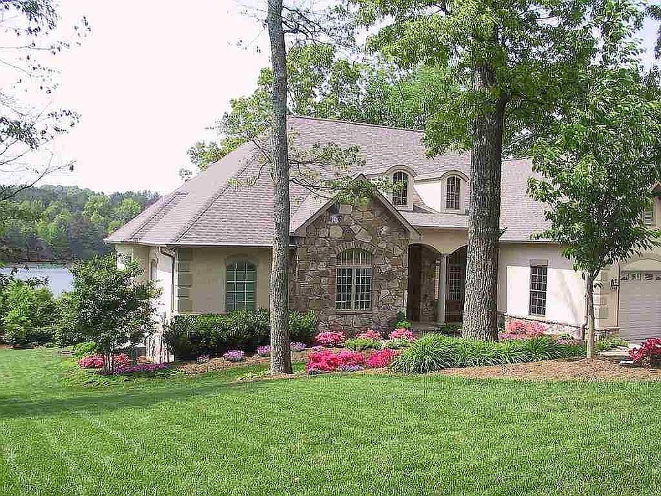 1st image of 285 Pineberry Dr