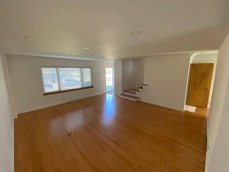 6753 N Drake Ave — Photo 3