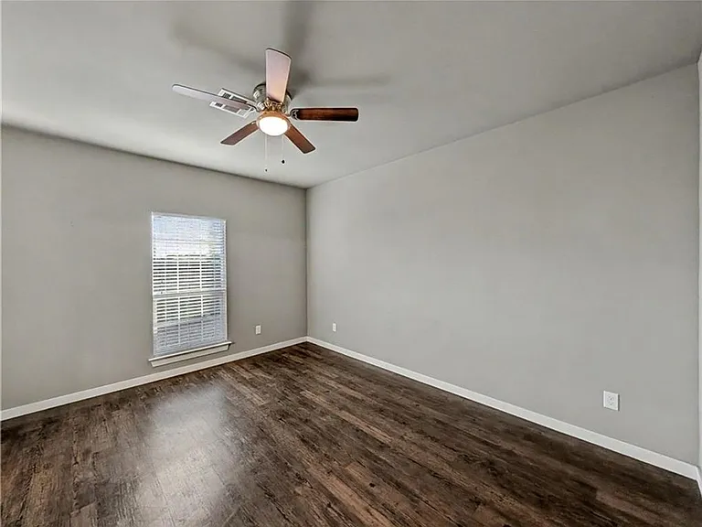 862 Oakwood Ct — Photo 9