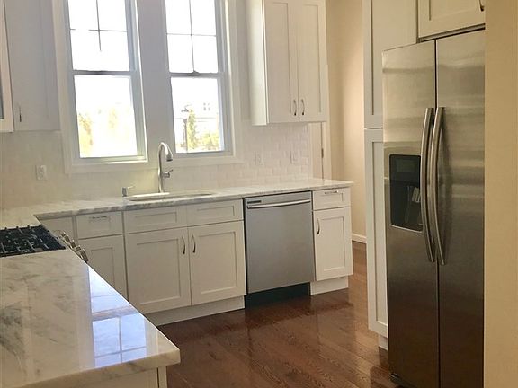 5th image of 1415 W 15th St