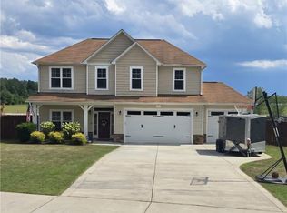 301 Woodington Rd, Hope Mills, NC 28348
