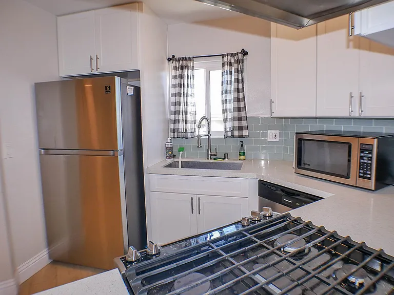 7509 Draper Ave #305 — Photo 13