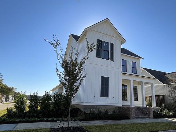 3rd image of 4098 District Dr