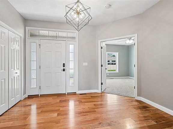 4th image of 5012 Hay Field Ct SW