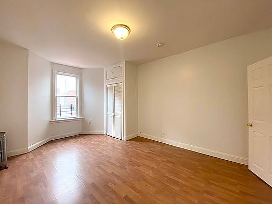 3rd image of 3155 Villa Ave Floor 3