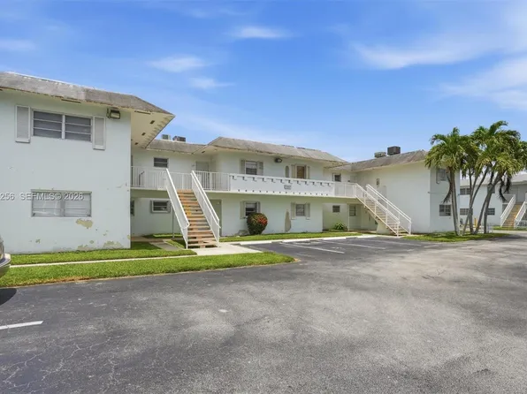 7680 SW 82nd St APT H121, Miami, FL 33143