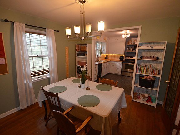 4th image of 3513 SW York Way