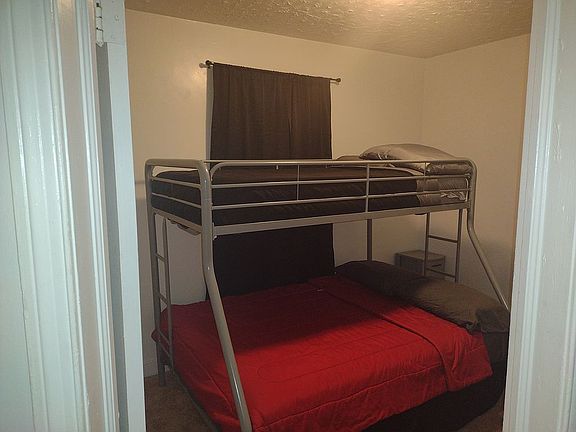 4th image of 504 Mingea St