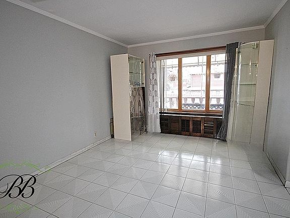 4th image of 1305 E 59th St